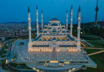 أنفق لبناء جامع تشامليجا 66 مليون دولار