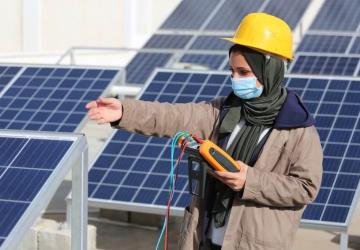 أحد حقول الطاقة الشمسية في تركيا