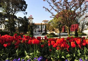 حديقة الخديوي إحدى أجمل حدائق الزهور في إسطنبول