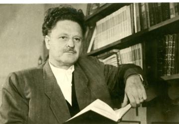 الشاعر التركي الشهير ناظم حكمت