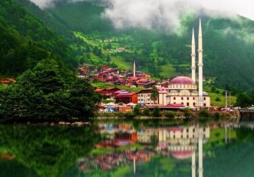 بحيرة أوزونجول في طرابزون إحدى الوجهات المفضلة لقضاء العطلة في تركيا عند العرب