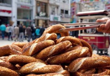 سعر صرف الليرة التركية مقابل الدولار بلغ مطلع نوفمبر/تشرين الثاني نحو 18 ليرة تركية