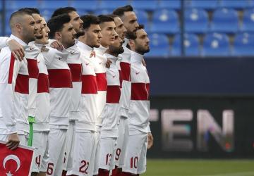 مشاركة تركيا في كأس العالم 2022، المنتخب التركي قبل بدء أحد المباريات في دور التصفيات