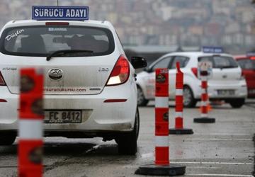رخصة القيادة في تركيا باتت مهمة بالنسبة للأجانب