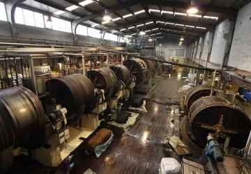 أحد مواقع صناعة الجلود التركية - منطقة توزلار في إسطنبول