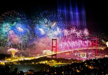 صورة من الأرشيف لاحتفالات ليلة رأس السنة في إسطنبول