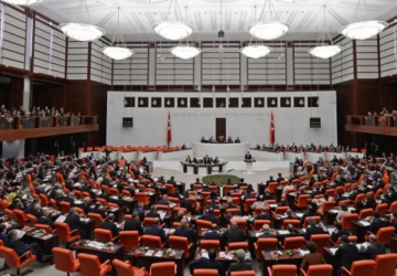 يتكون البرلمان التركي من المجلس الوطني والمجلس الوطني الاقتصادي والاجتماعي