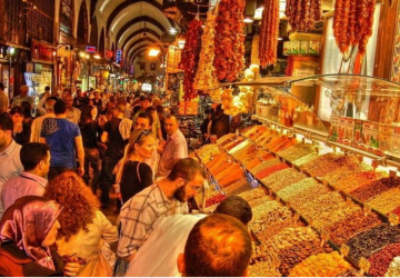 من داخل السوق المصري الشهير في إسطنبول