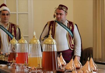 الشربات العثماني الضيف الدائم على مائدة السلاطيين العثمانيين