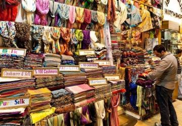 سوق لا لي لي يعد أحد أهم أسواق بيع الجملة في إسطنبول المختصة بالملابس