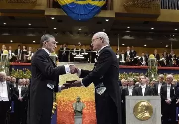 العالم التركي عزيز سنجار يتسلم جائزة نوبل في الكيمياء