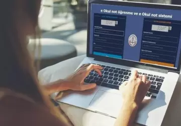 يشمل نظام E-OKUL في تركيا العملية التعليمية برمتها