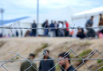 تدور التساؤلات عن آلية سجن الأجانب ضمن مراكز الترحيل في تركيا وما يرتبط بذلك من قرارات