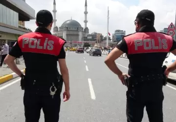 برزت مؤخراً ضرورة تعلم مصطلحات مهمة أمام الشرطة باللغة التركية سواء للعرب أو السوريين