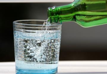 تستهلك المياه المعدنية في تركيا مع وجبات الطعام والقهوة كما تشرب لوحدها أيضا