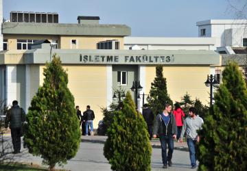 يمكن دراسة تخصص إدارة الأعمال في الجامعات التركية بدرجة البكالوريوس أو المعاهد أو الماستر
