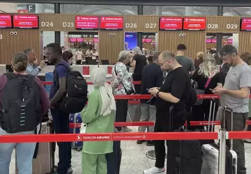 يتعرض المواطنون الأجانب لعقوبة حظر الدخول إلى تركيا في حال مخالفتهم قواعد الإقامة القانونية