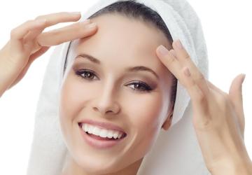 أصبحت مكملات الكولاجين في تركيا شائعة جدا ويمكن الحصول عليه أيضا من مصادر غذائية مختلفة مثل مرق العظام وجلد الدجاج