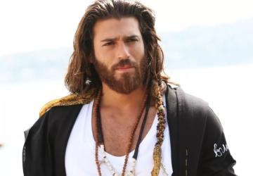 هناك الكثير من الممثلين الأتراك الذين أصبح لهم اسما معروفا في تركيا والوطن العربي والعالم