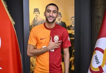 انضم نجم كرة القدم اللاعب المغربي حكيم زياش إلى صفوف نادي غلطة سراي التركي