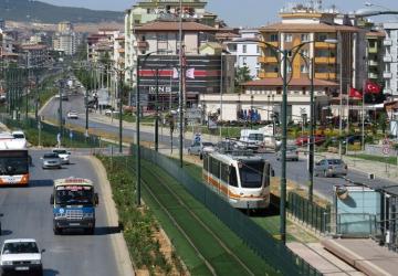 تعدّ غازي عنتاب من المدن الصناعية الهامة في تركيا خاصة والمنطقة بشكل عام