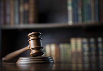 مؤخراً شنت الحكومة التركية حملة اعتقالات طالت إعلاميين أتراك بتهم العداء والتحريض ضد اللاجئين السوريين في البلاد