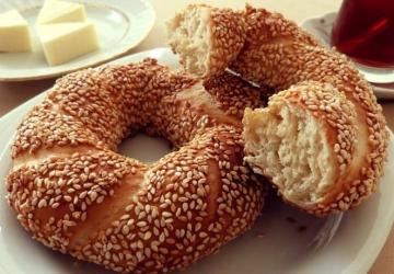 أكلات شعبية تركية تتصدر قائمة الطلبات في مختلف مطاعم تركيا نظرًا لمذاقها الفريد