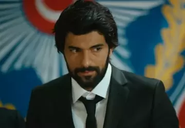 يجمع مسلسل العشق الأسود بين الأكشن والرومانسية وهو من تأليف أيلام جان بولات