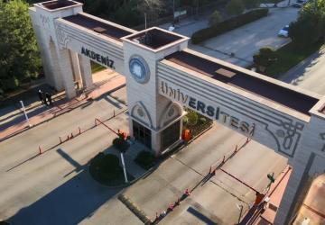 تبدو جامعة أكدنيز التركية واعدة كونها تخطط للتوسع في المستقبل