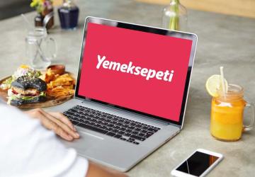 تحظى تطبيقات توصيل الطعام في تركيا بشعبية كبيرة مثل تطبيق يمك سبتي