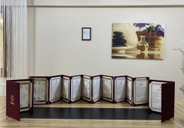 حفظ القرآن الكريم بشكل عام من أعظم الأعمال التي يمكن للإنسان القيام بها