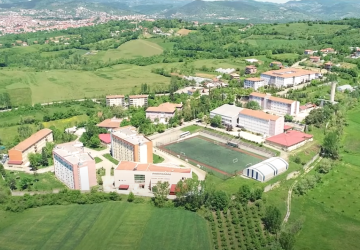 تتمتع الجامعات التركية بمعايير تعليمية ومهنية عالية وتعد مكاناً مفضلاً للطلاب من كافة أنحاء العالم