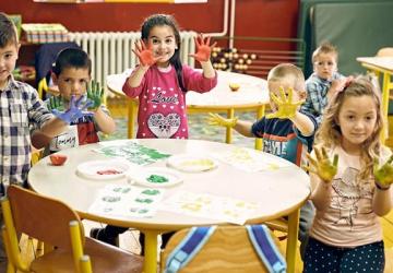 يتعلم الطفل المهارات الأساسية والضرورية لحياته في مرحلة رياض الأطفال في تركيا