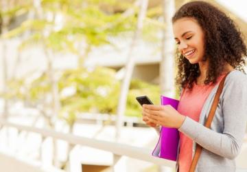 أكبرا لمعاملات المصرفية عن بعد مع أفضل تطبيقات البنوك للأجانب في تركيا