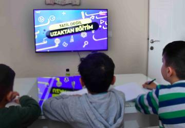 تمتلك تركيا قنوات عديدة تبث على شاشة التلفاز تتنوع من حيث تخصصها ومن حيث الفئة العمرية المستهدفة ومنها القنوات التركية التعليمية الوثائقية