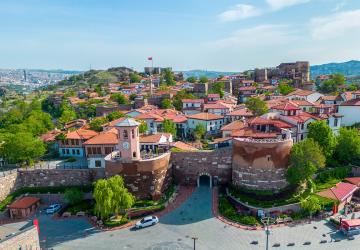 يفيد تعلم اللغة التركية العرب والأجانب على التعرف على كل ما يرتبط بالثقافة التركية