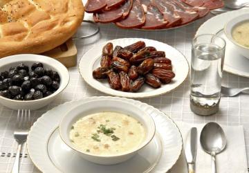 نكهات عربية أصيلة في مختلف الاطباق التي تقدمها أفضل مطاعم عربية للإفطار في مرسين التركية في رمضان