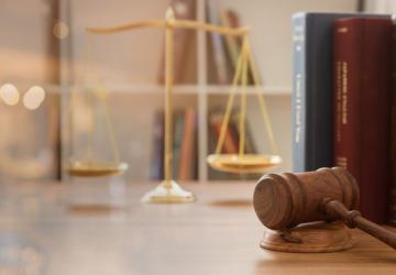 ويسهل تعلم أهم المصطلحات القانونية باللغة التركية قراءة الوثائق القانونية