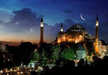 بمجرد دخول رجب تتجلى الروحانية والأجواء الإيمانية في تركيا