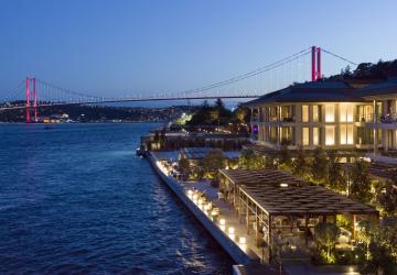 أجواء ساحرة في أجمل مطاعم فطور في رمضان مطلة على البوسفور