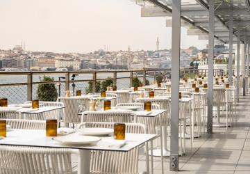 تعتبر مصطلحات الطلب من المطاعم جزءًا من اللغة اليومية