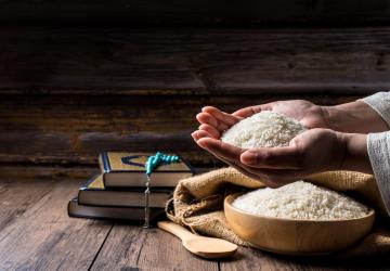 تُظهر زكاة الفطر في تركيا أهمية عظيمة في تحقيق التوازن بين العبادة والاهتمام بالآخرين