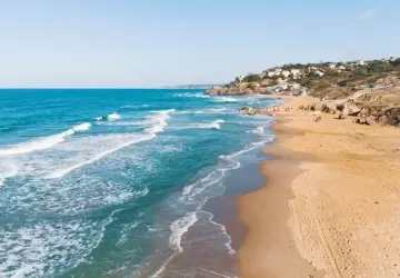 يوجد العديد من خيارات الشواطئ في اسطنبول التي تلبي مختلف احتياجات الزائرين وتوفر لهم الراحة