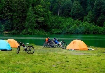 تشهد أماكن التخييم في طرابزون إقبالاً واسعاً من المحليين والسياح أيضاً