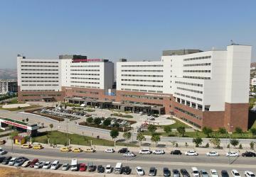 من خلال نظام MHRS يمكن للأتراك والمقيمين من الأجانب حجز موعد في المستشفيات التركية