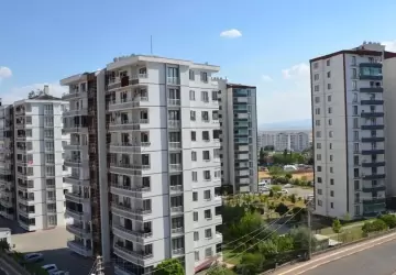 سجلت مبيعات العقارات التركية للأجانب انخفاضاً كبيراً في أيار 2024