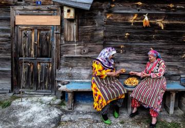 تبذل الحكومة التركية جهوداً عديدة لتعزيز التعايش السلمي بين الجيران في تركيا