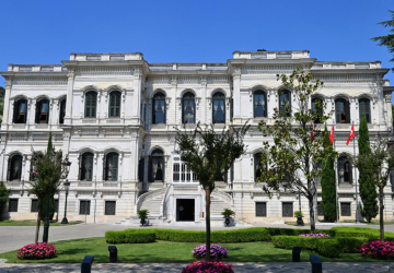 قصر يلدز Yıldız Sarayı يقع ضمن الشطر الأوروبي من ولاية إسطنبول التركية