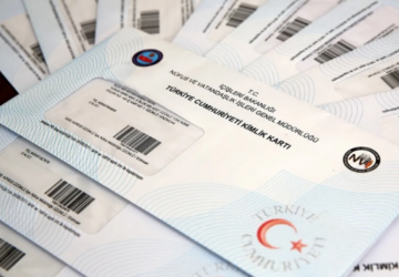 دارت أحاديث عن مراحل وتغييرات وروابط جديدة لتتبع عملية التقدم في ملفات تجنيس السوريين في تركيا