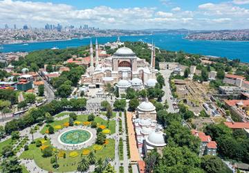 ولاية İstanbul من المدن الاستثنائية التي تجمع مناطقها بين عراقة الماضي وحداثة الحاضر
